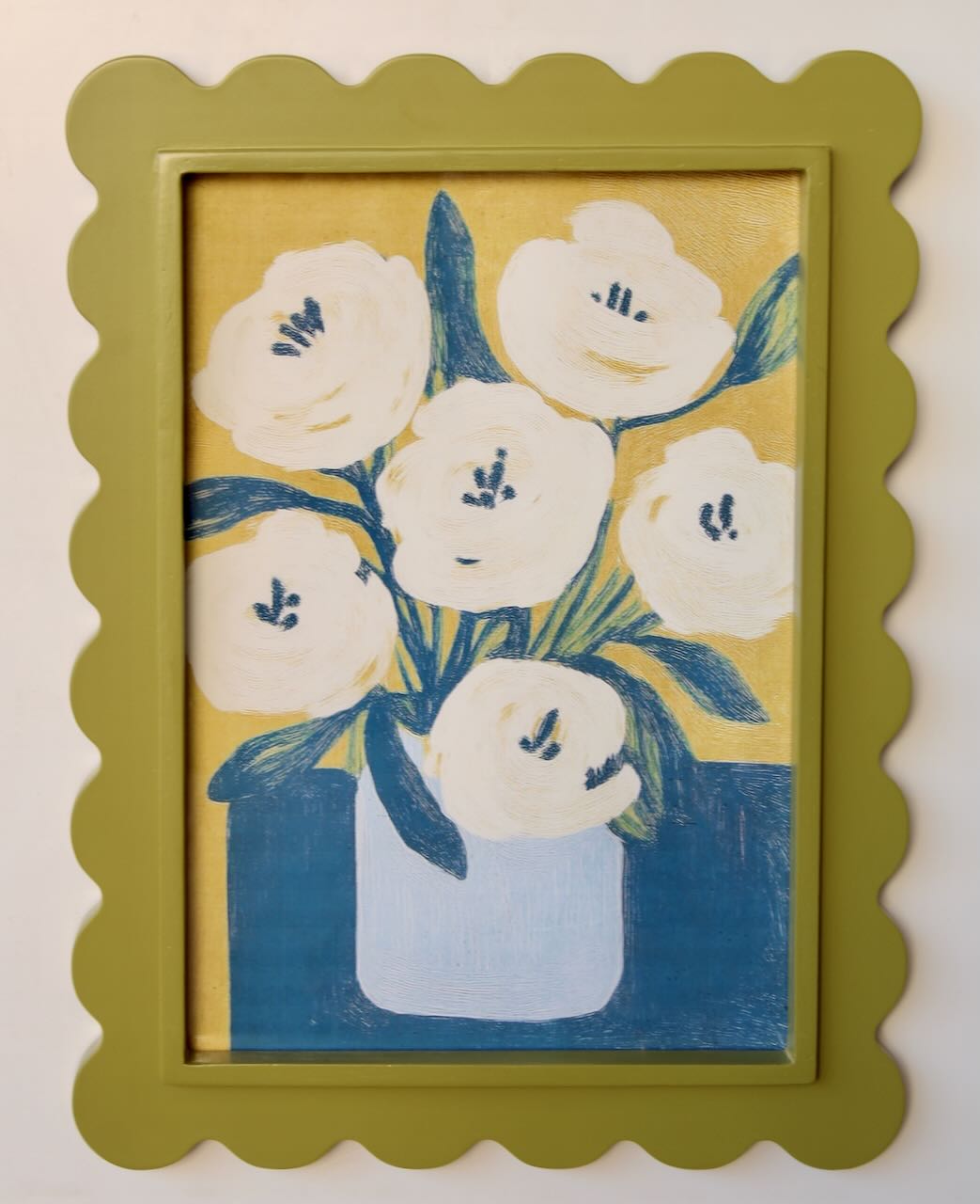 Green Scallop Frame Flower Picture